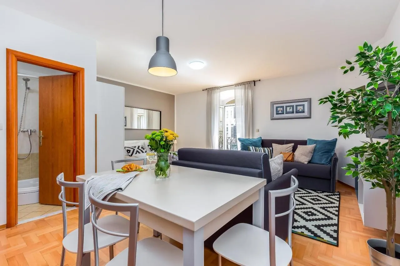 Main Street Apartments 2 غييكا