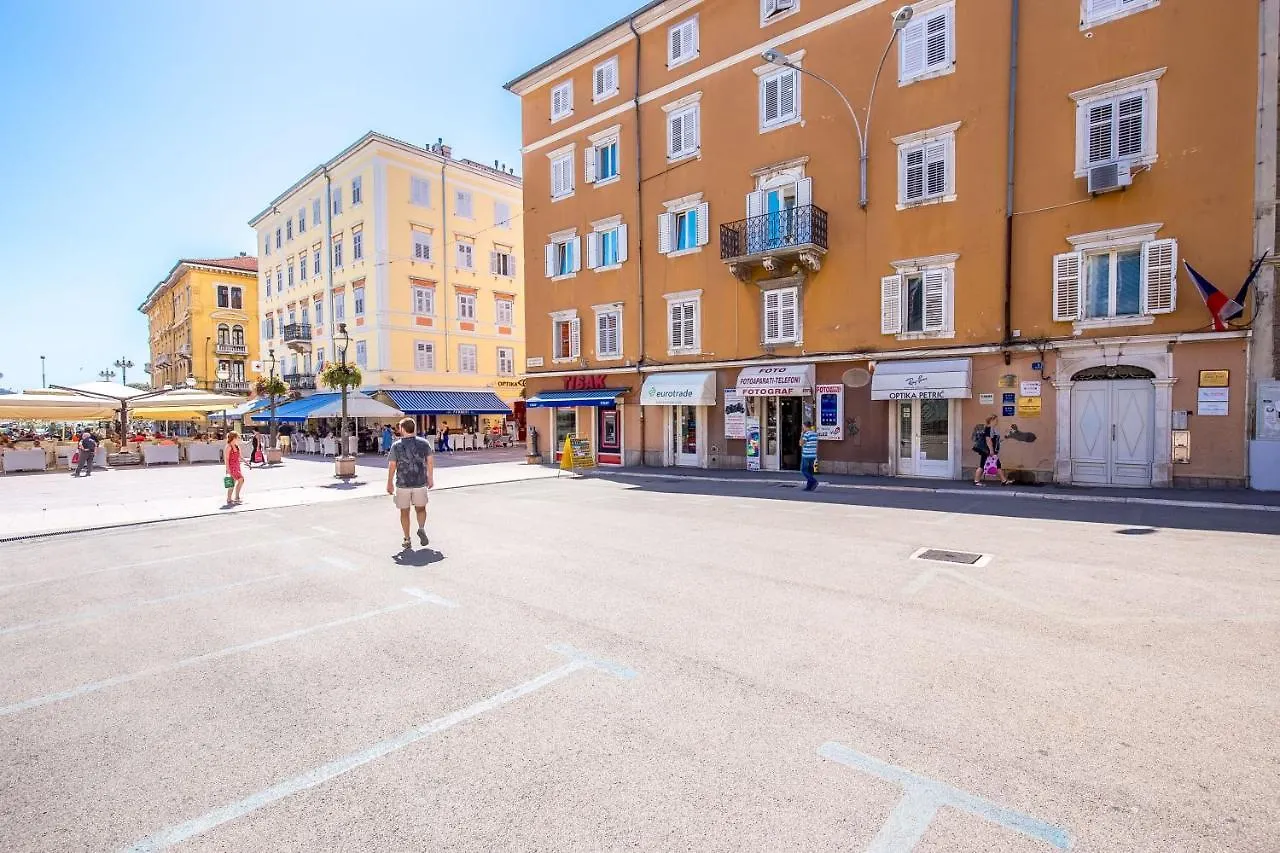 Main Street Apartments 2 Fiume