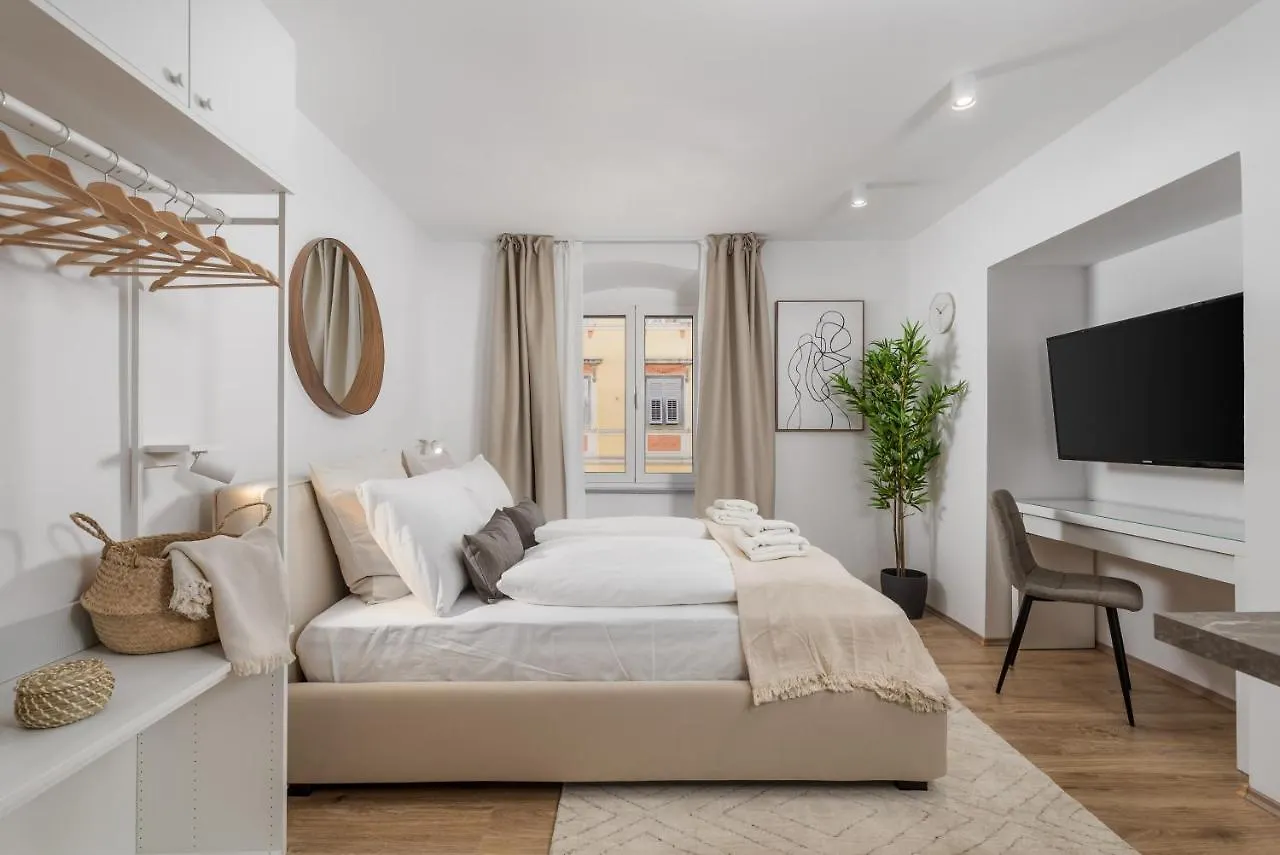 Main Street Apartments 2 Fiume