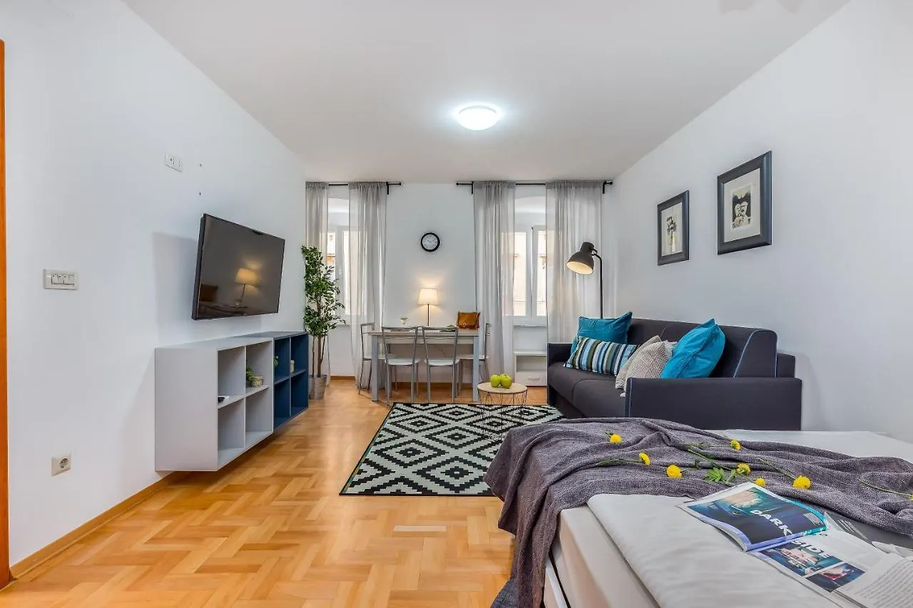 Main Street Apartments 2 Fiume