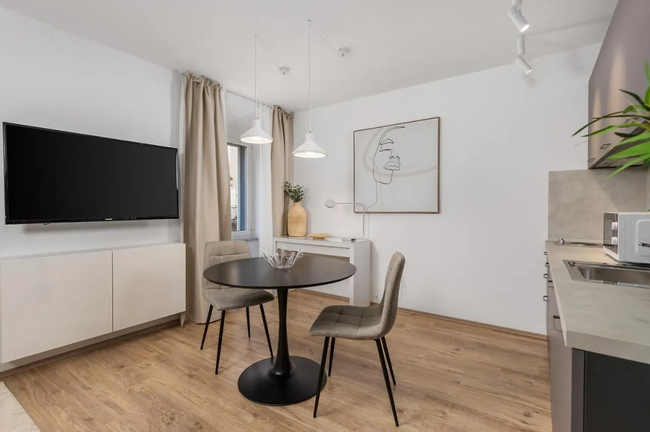 Main Street Apartments 2 Fiume