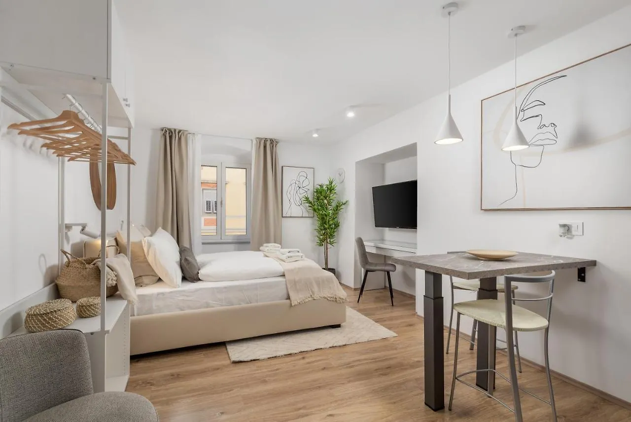 Main Street Apartments 2 Fiume